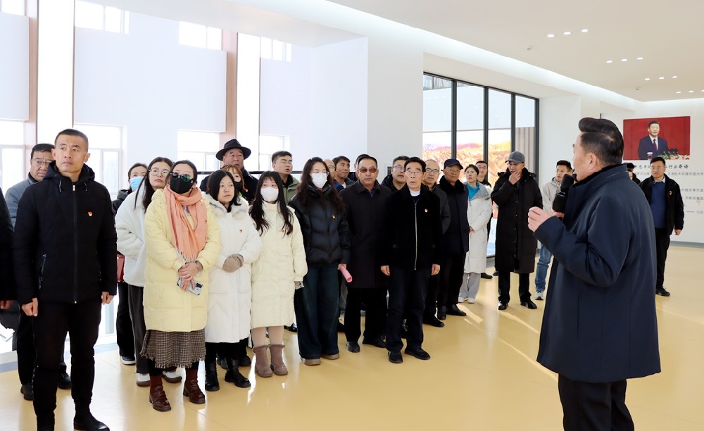 建共建聚合力，交流學(xué)習(xí)促提升——蘭州新區(qū)中川園區(qū)經(jīng)濟(jì)發(fā)展局黨支部聯(lián)合方家坡社區(qū)黨支部到傳祁甘味乳業(yè)開(kāi)展主題黨日活動(dòng)