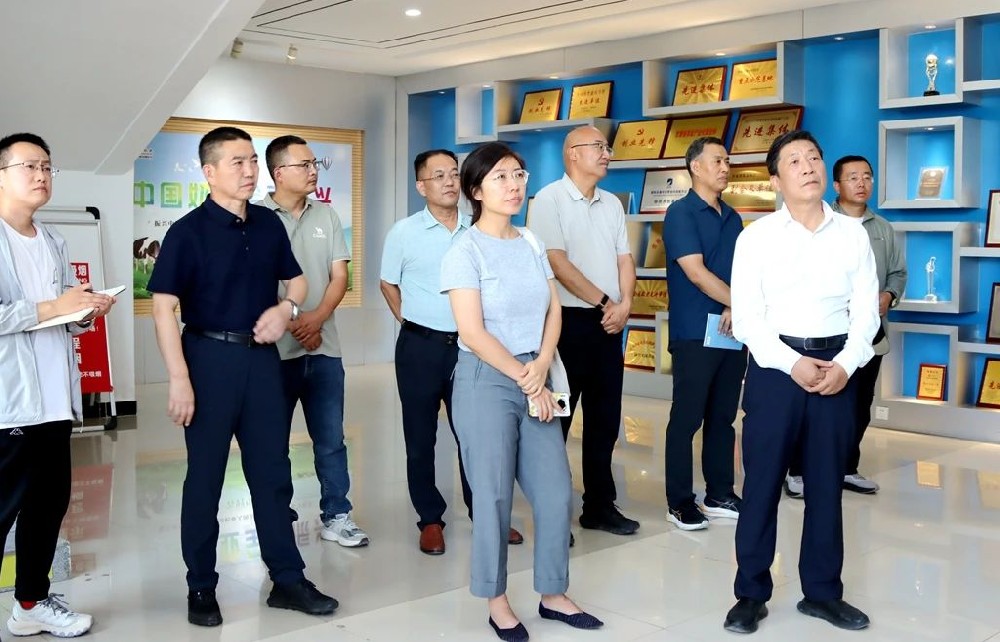 農(nóng)業(yè)農(nóng)村部畜牧獸醫(yī)局到甘肅前進牧業(yè)調(diào)研